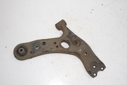 Lexus 200h front - 200h, left
