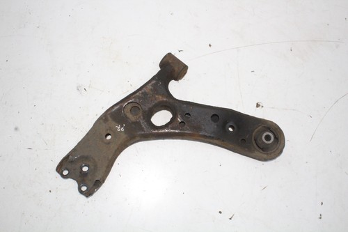 Lexus 200h front right - ct,