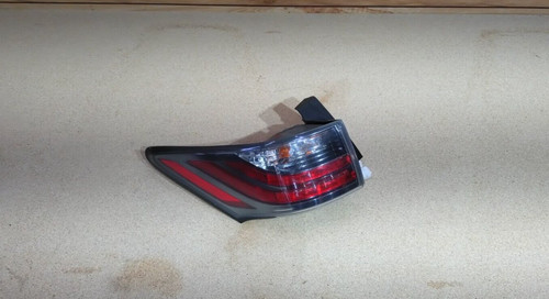 Lexus 200h rear light - 200h,