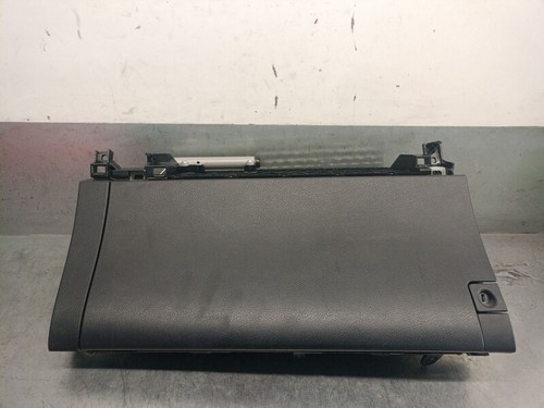 5555076013 glove compartment