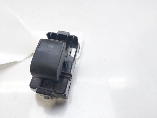 8481076010 front window