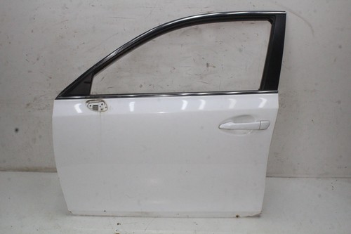 Lexus 200h front left - front,